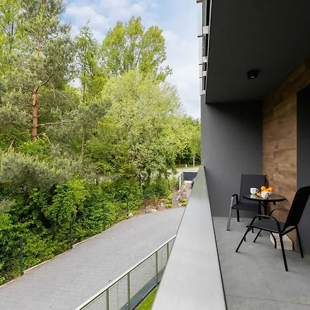 Elegant With Parking In By Renters *