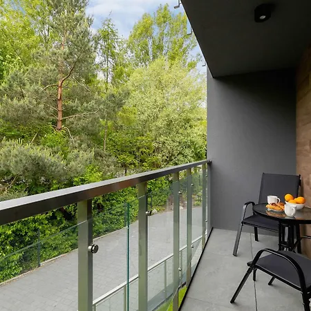 Elegant With Parking In By Renters Apartment *