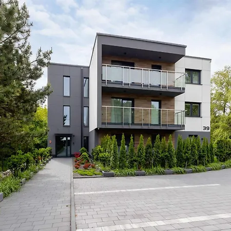 Elegant With Parking In By Renters Apartment *