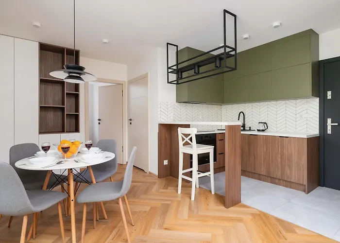 דירה Elegant With Parking In By Renters ביילסקו-ביאלה