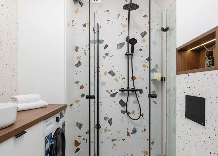 Elegant With Parking In By Renters ביילסקו-ביאלה