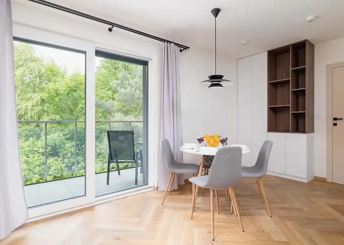 Elegant With Parking In By Renters * ביילסקו-ביאלה