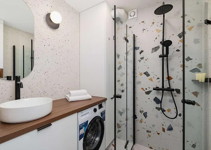 דירה Elegant With Parking In By Renters ביילסקו-ביאלה