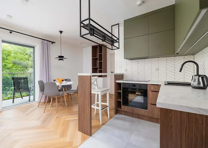 Elegant With Parking In By Renters * ביילסקו-ביאלה